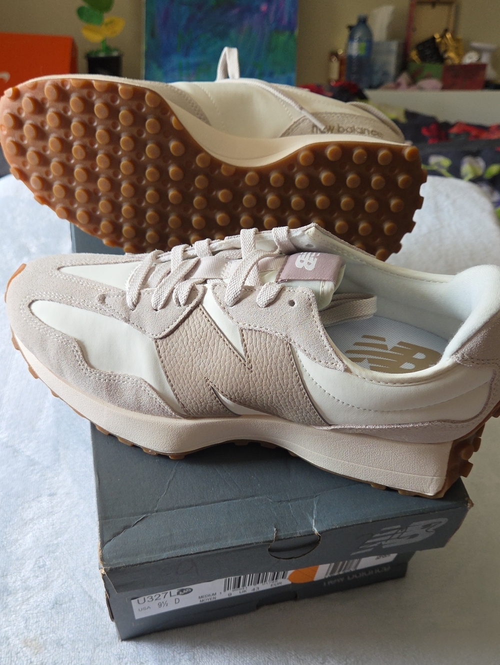 Unisex New Balance Cream & Tan Retro Runner Sneakers NEW IN BOX